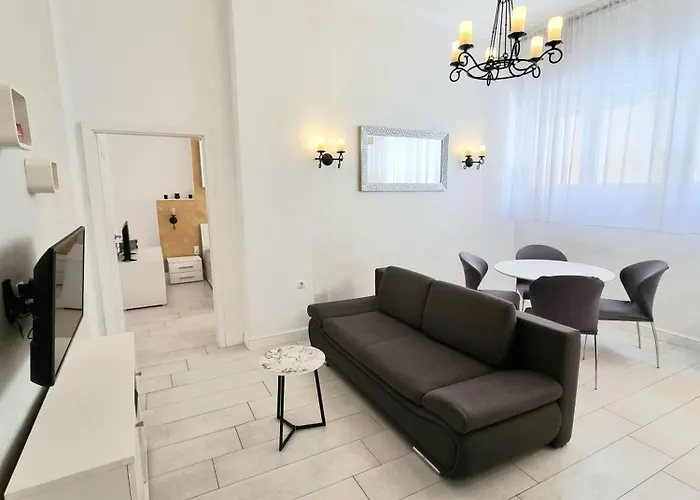 Lux Apartment Near Bridge